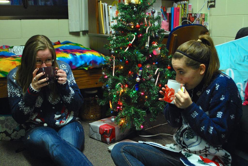 Anna Mateffy, Photo Editor of The Spectator, gets in the Christmas spirit with roommate Megan Overstreet. - Photo by Anna Mateffy