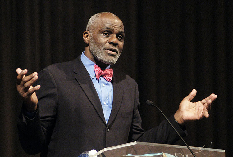  Alan Page comes to campus