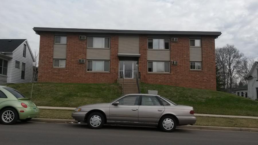 Above is the apartment building, located at 230 Niagara St. in Eau Claire, where UW-Eau Claire senior Rylan Page says he had money stolen from him in 2013. Photo by Steve Fruehauf.