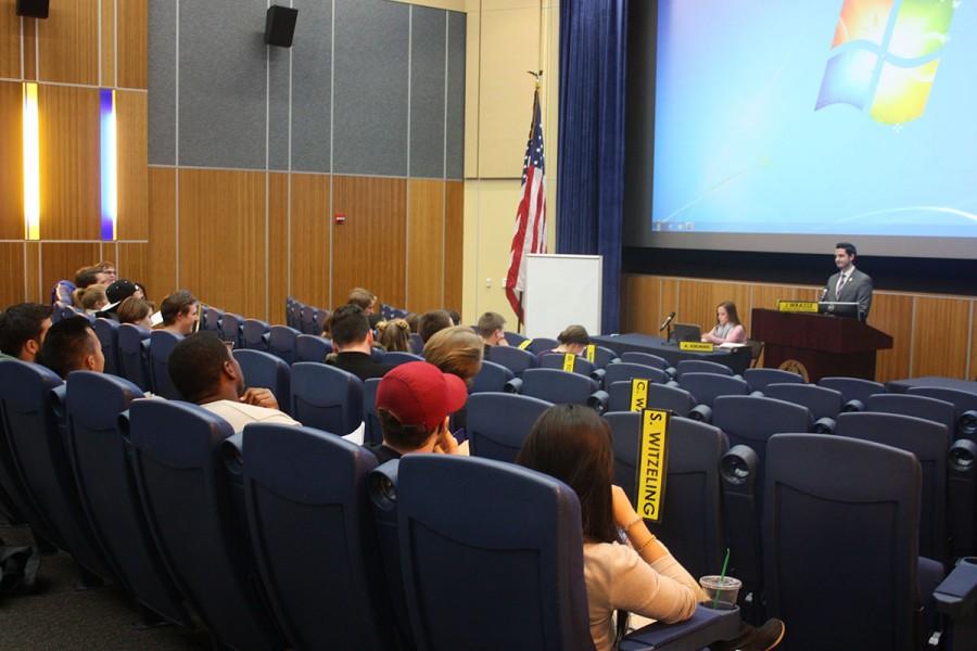 Student+Senate+met+Monday+night+in+the+Woodland+Theater+to+approve+legislation+recognizing+the+life+of+former+student+body+President+Timothy+Lauer+and+another+resolution+recognizing+the+approval+of+a+Hmong+Studies+Program.