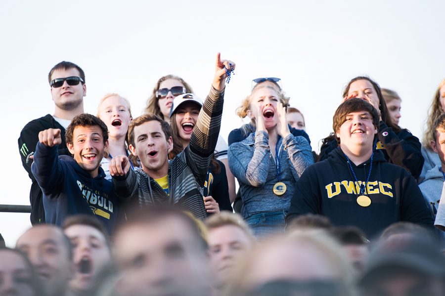 UW-Eau+Claire+students+and+fans+often+leave+home+football+games+after+half-time.+