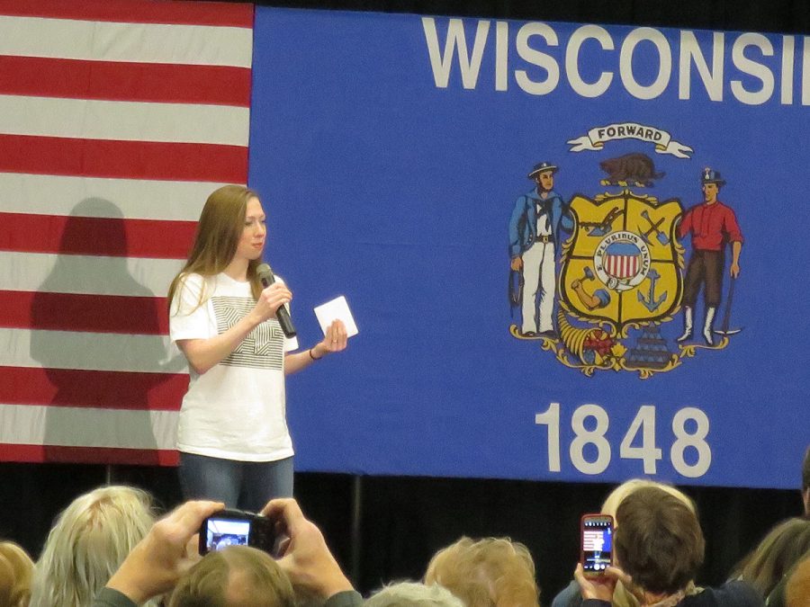 Hillary Clintons daughter, Chelsea Clinton, shares her experiences with people on the campaign trail. She illustrated the sharp contrast on issues like health care and climate change between her mother and Republican nominee Donald Trump. (Brian Sheridan)