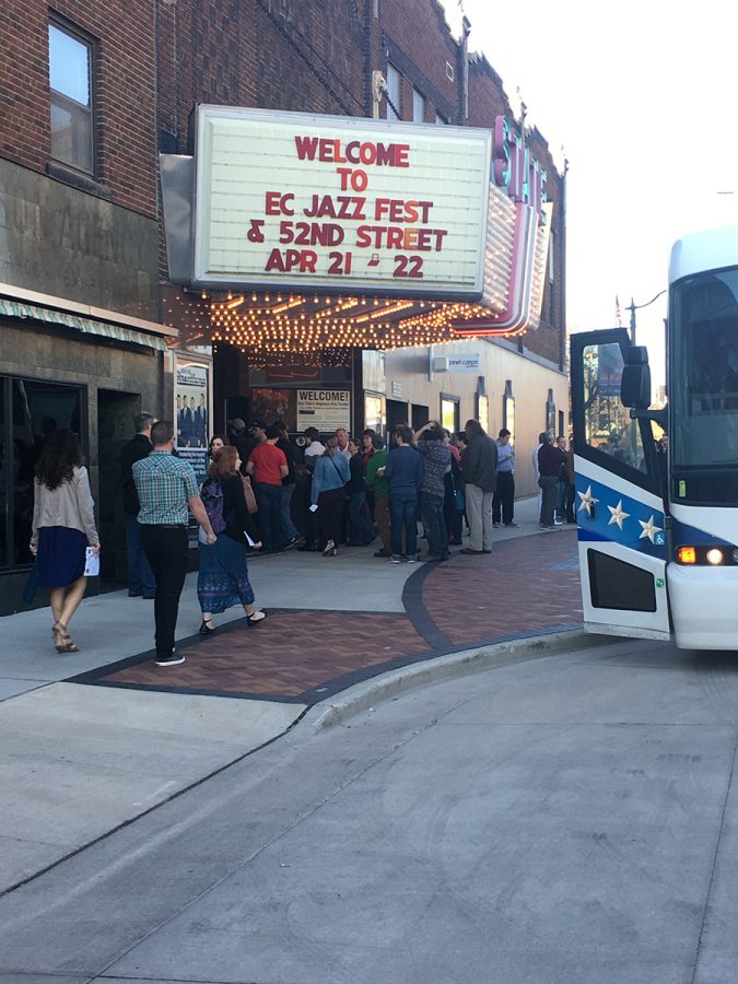 Crowds gathered outside the State Theatre before Saturday’s Jazz Fest concert, which featured renowned jazz musicians, Doc Severinsen and Carl Allen.