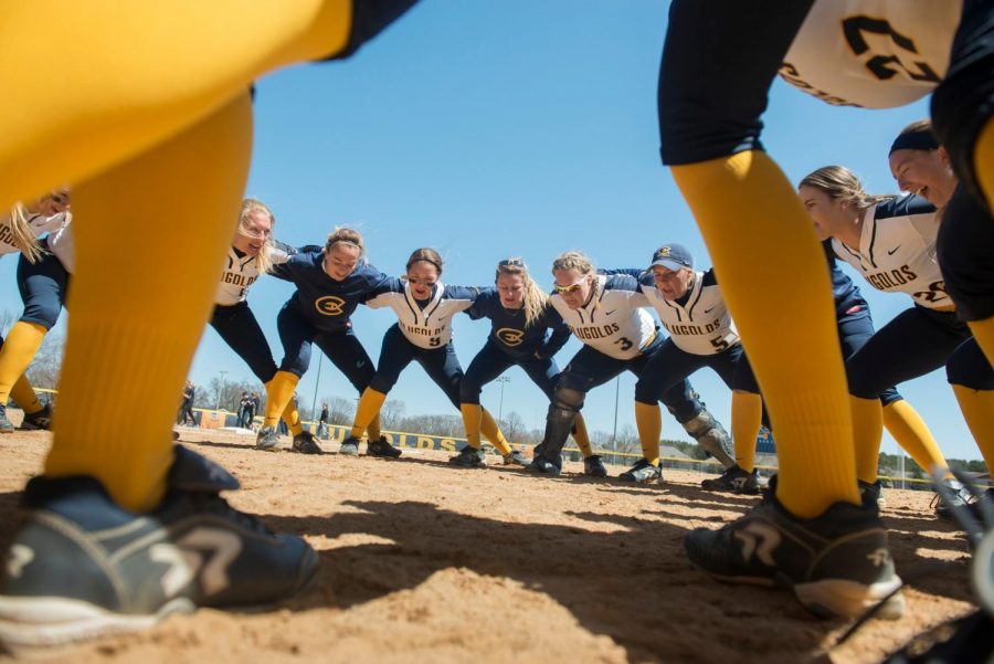 After a 9-1 loss to Central College, they rallied, defeating Gustavus Adolphus 4-3, bringing the Blugolds’ record to 1-1.