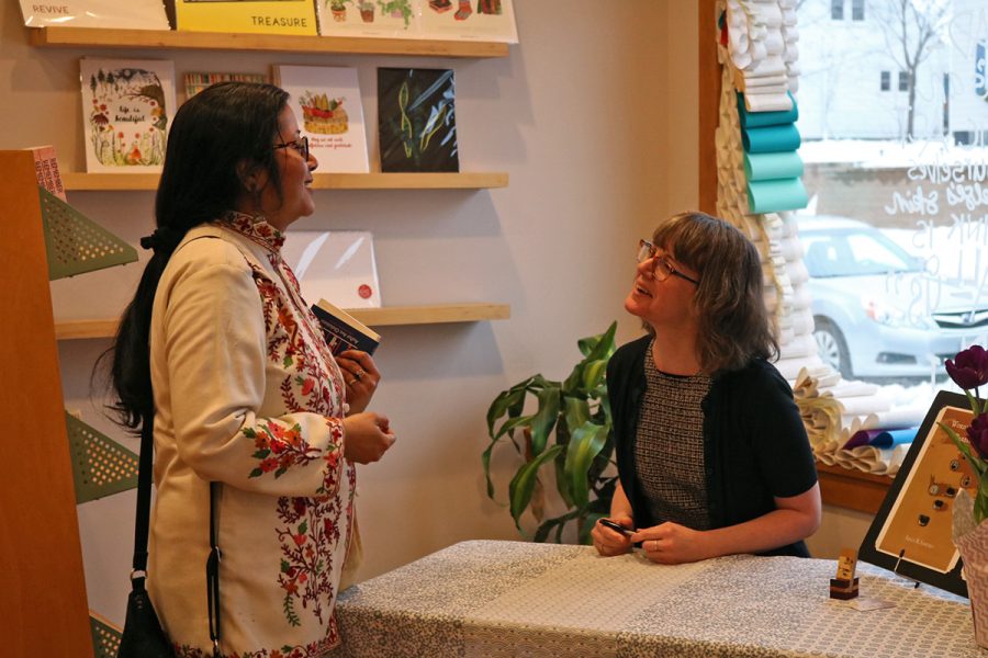 Kelly Samuels connects with fans of her latest poetry publications.