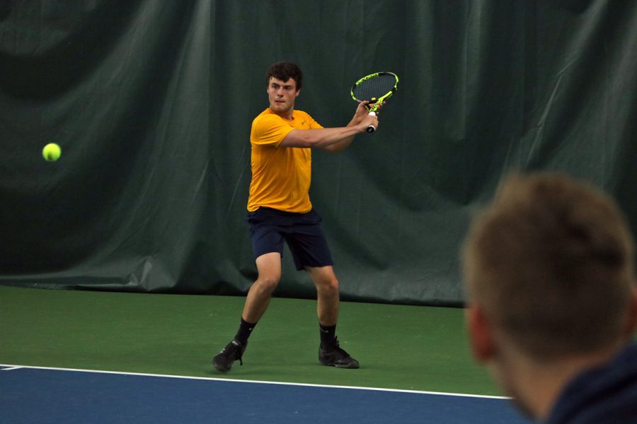 Adam+Burk+defeated+UW-Lacrosse%E2%80%99s+Joshua+Williams+6-2%2C+6-0+in+No.+6+singles+on+Friday.