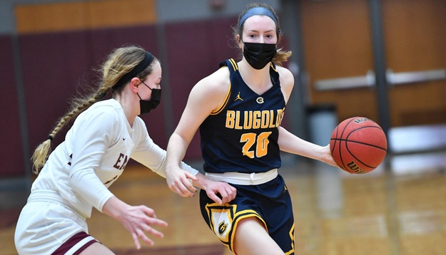 +5%E2%80%9910%E2%80%9D+point+guard+Jessie+Ruden+competes+for+the+Blugolds+as+a+second-year+player