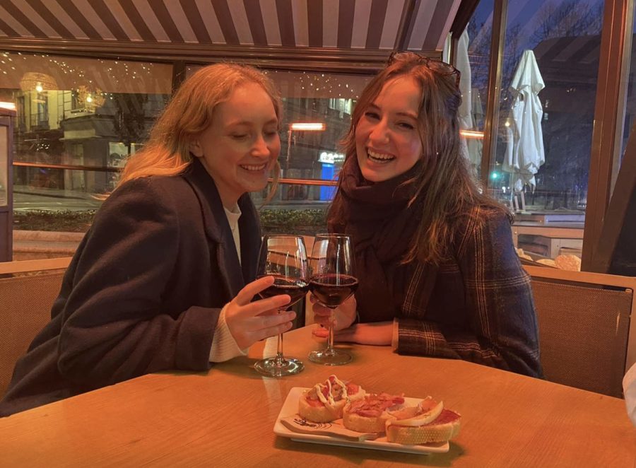 Drinking in Spain isn’t about getting drunk, but rather for spending time and chatting with friends