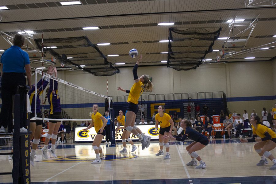 
The womens volleyball team faced St. Catherine University at home to close their winning streak and celebrate Alumni Weekend. 
