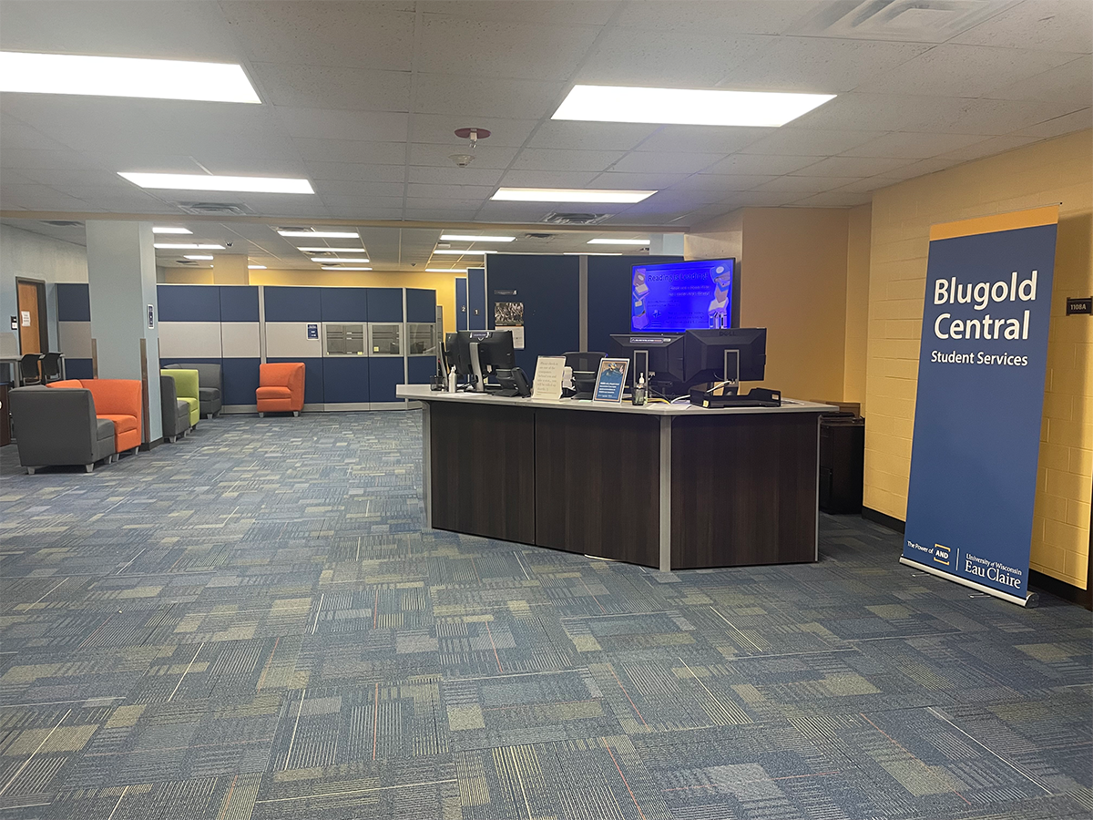 Blugold Central office to help students with financial aid questions.