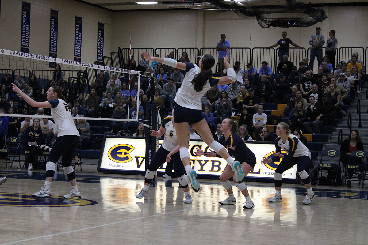Volleyball took down the Pointers at home on Friday 